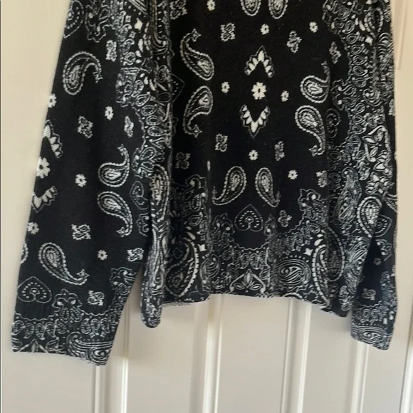 Aqua Cashmere Crew Neck Sweater ❤️‍🩹 Mended - Picture 3 of 8